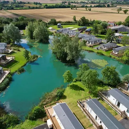 ホテル Hot Tub - York - Fishing Lakes - Free Parking - 5 Star Country Park - 5 3*