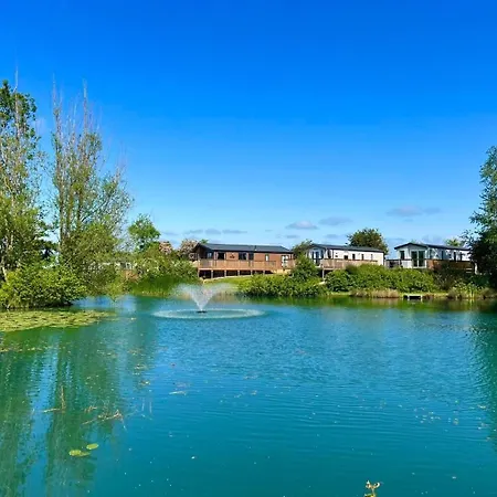 ホテル Hot Tub - York - Fishing Lakes - Free Parking - 5 Star Country Park - 5 Little Habton