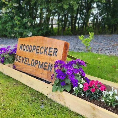 Hot Tub - York - Fishing Lakes - Free Parking - 5 Star Country Park - 5 Little Habton