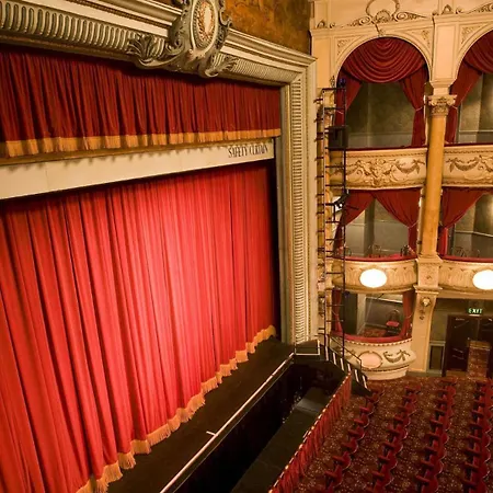 Hotel Hot Tub - York - Fishing Lakes - Free Parking - 5 Star Country Park - 5 Little Habton