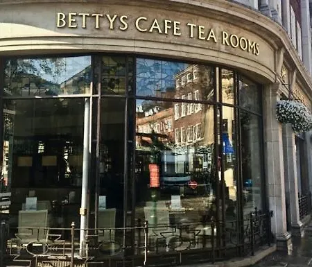 Hot Tub - York - Fishing Lakes - Free Parking - 5 Star Country Park - 5 Hotel Little Habton