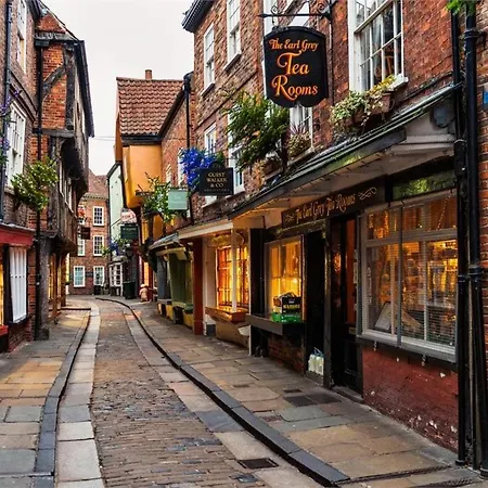 Hot Tub - York - Fishing Lakes - Free Parking - 5 Star Country Park - 5