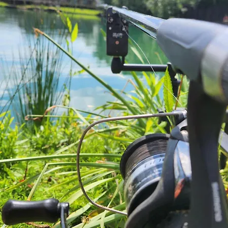 Hot Tub - York - Fishing Lakes - Free Parking - 5 Star Country Park - 5